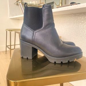 Naturalizer Boots Sz 9